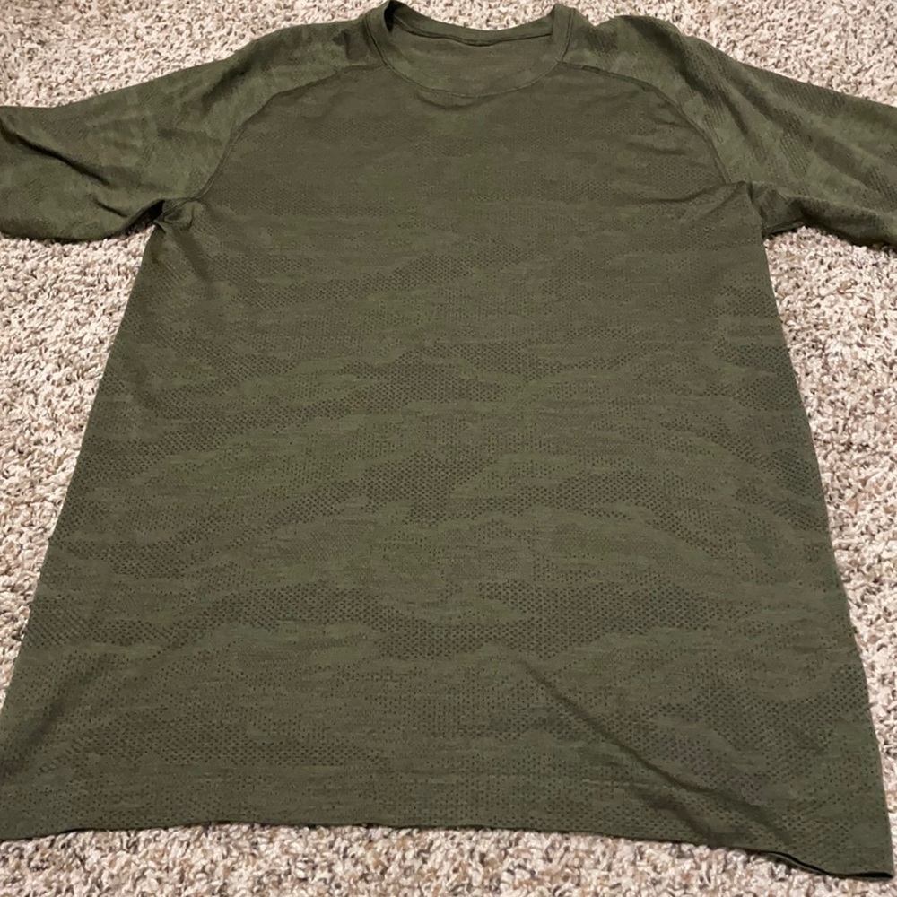 Men’s lululemon Metal vent tech short sleeve
